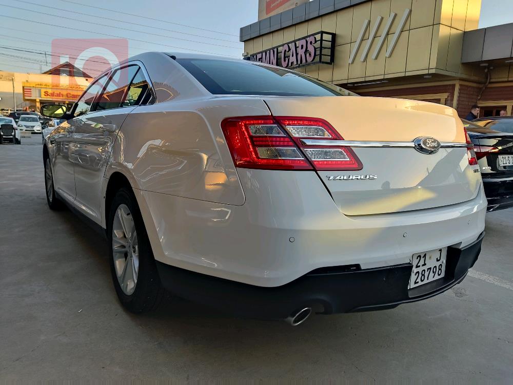 Ford Taurus
